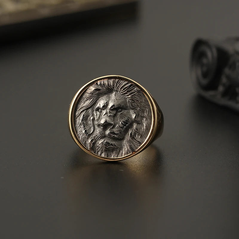 Lion Signet Ring in 14K Yellow Gold